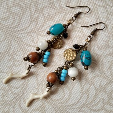 Minđuše: Dva para bilo kojih minđuša Češko staklo, poludragi kamen Potpuno — 1