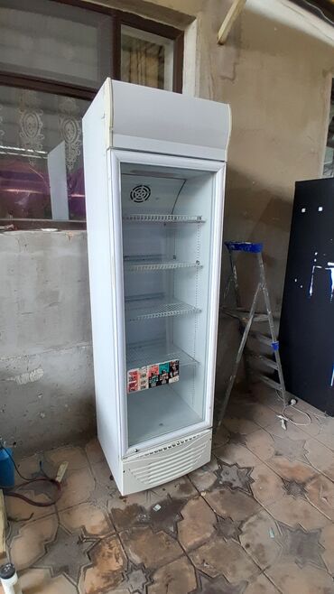 холодильник для: Продаю витринный холодильник работает отлично в хорошем состоянии