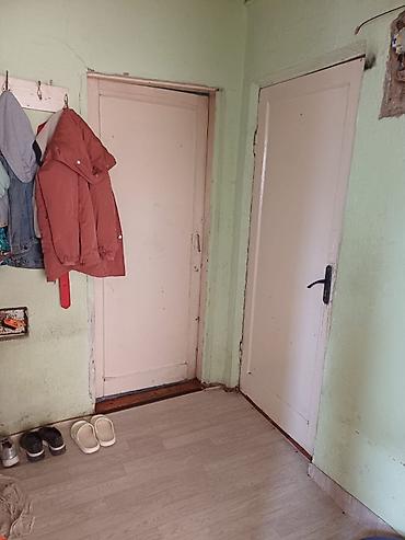 Продажа коттеджей и домов: Срочно продаётся полдома Участок 2,5 сотки. Район Красного — 6