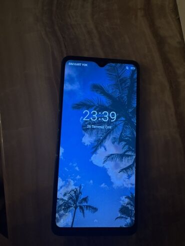 телефон fly evo tech: Blackview markalı qara rəngli smartfon, arxa hissəsində üç kamera və