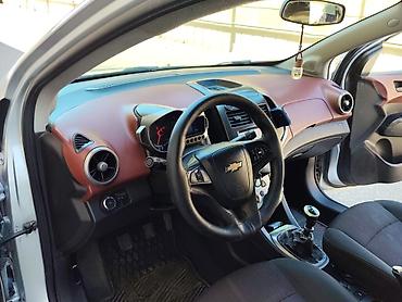 chevrolet aveo 1.2: Chevrolet Aveo: 1.4 l | 2012 il 250000 km Sedan — 3