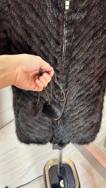 lining s: Продаю норковую жилетку с капюшоном. Размер S. Состояние 8 из 10ти — 4