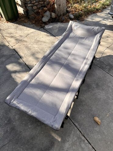 аквариум с рыбой: Бүктөлүүчү жеңил керебет, Матрасы менен