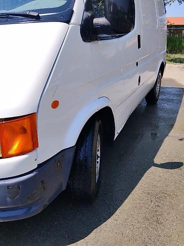 mercedes benz 208 d: Ford Transit: 2.5 l | 1998 il 360000 km Van body type — 3