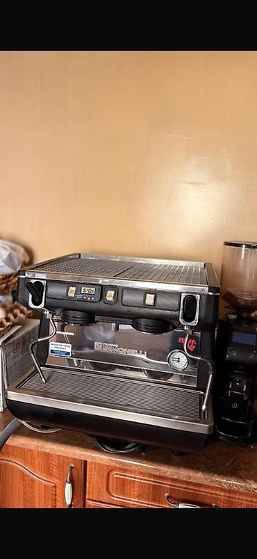 core 2: Профессиональная эспрессо‑машина Nuova Simonelli Appia (2 группы) + — 1