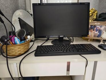 kompüter pc: Masaüstü kompüterlər və iş stansiyaları