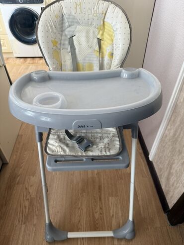 Yemək masaları, oturacaqları: Uşaq yemək stulu - Rəng: boz-ağ tonlarda, naxışlı yumşaq oturacaq lalafo.az -da Yemək masaları, oturacaqları: Uşaq yemək stulu - Rəng: boz-ağ tonlarda, naxışlı yumşaq oturacaq