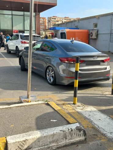 Hyundai: Hyundai Elantra: 2 l | 2018 il Sedan — 11