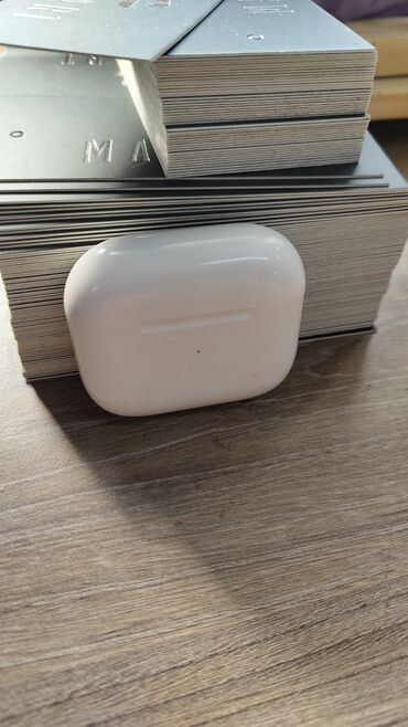 airpods бу: Вкладыши, Другой бренд, Б/у, Беспроводные (Bluetooth), Для занятий спортом