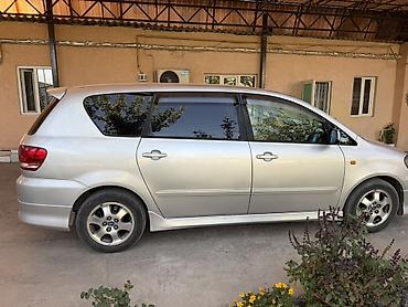 посадка машины: Toyota Ipsum: 2003 г., 2.4 л, Автомат, Бензин, Минивэн — 3