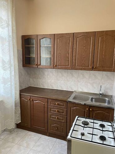 Uzunmüddətli kirayə mənzillər: Nərimanov metrosuna ayaqnan 5-dəqiqə masafədə 5 mərtəbəli binanın 5-ci — 4