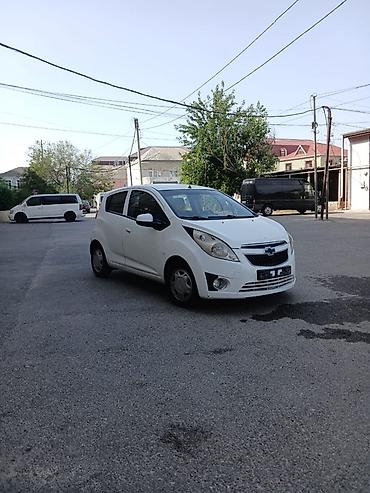 mitsubishi pajero motor: Chevrolet Spark, ağ rəng, 5 qapılı hetçbek İli 20141 mator ideL — 4