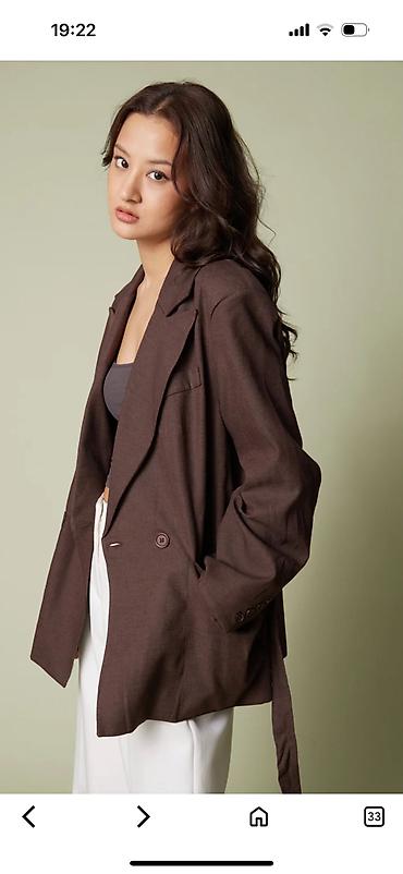 takı: Костюм Massimo Dutti. Стиль пиджака как на девушке. Брюки свободные — 1