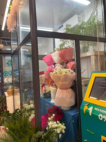 Продается готовый бизнес Флористическая витрина/островок в помещении