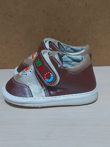 Бутсы: Детская обувь 1.3. 650с - 28 размер 4.6. 300с - 22 размер 7.9. 300с - at lalafo.kg — 13 Бутсы: Детская обувь 1.3. 650с - 28 размер 4.6. 300с - 22 размер 7.9. 300с - — 13