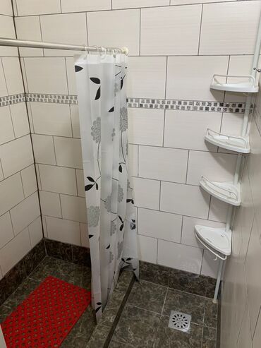 Посуточная аренда комнат: 100 м² — 22