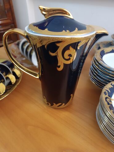 Наборы посуды: Роскошный сервиз из тонкого фарфора с кобальтовой глазурью и богатым — 7