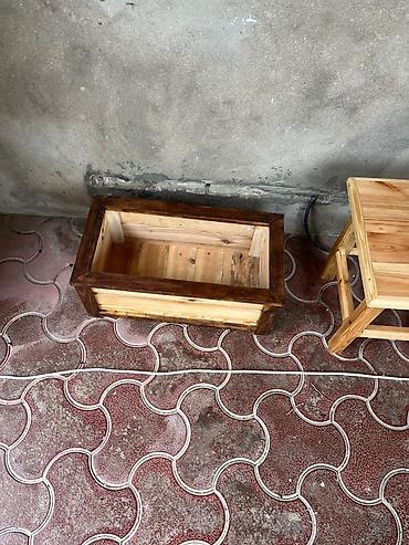 Bitkilər üçün dibçəklər: Xalis taxtadan dibçək. 25 manat — 3