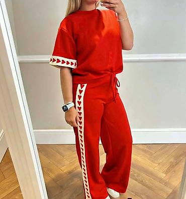 Gornji i donji deo: Ženski komplet trenerke – majica + široke pantalone - Model — 3