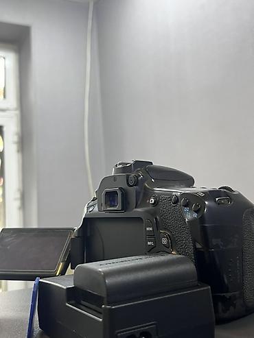 ipad ikinci əl: Canon 60d Üzerinde 2 eded batterkya adapter kart verilir Munasib — 2