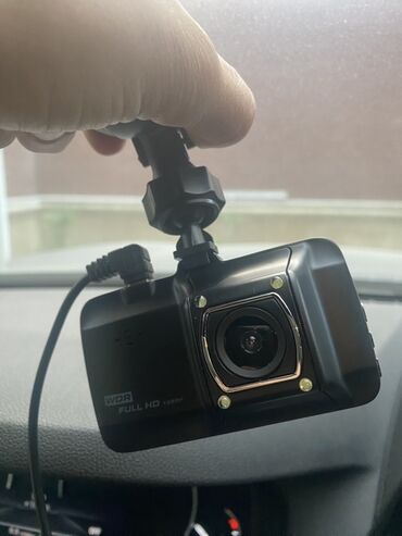 GPS naviqatorlar: Avtomobil DVR (dash cam) – WDR, Full HD 1080p - Ön şüşəyə vakuumlu