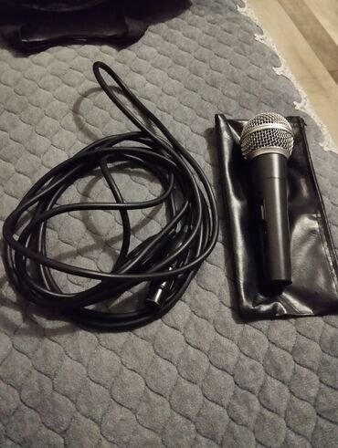 Digər auditexnika: Səhnə və tədbirlər üçün tam səs sistemi paketi Tərkib: - Mixer pultu — 7