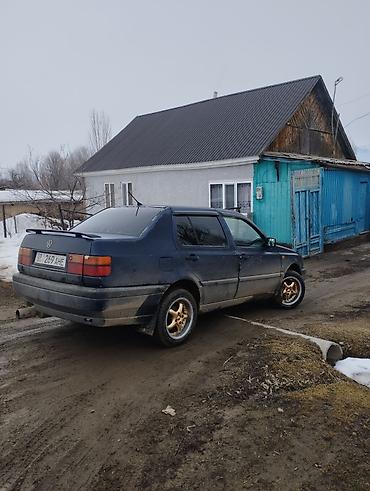 Volkswagen: Volkswagen Vento: 1994 г., 2 л, Механика, Седан — 3