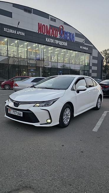 Toyota Corolla: 2021 г., 1.8 л, Автомат, Гибрид, Седан