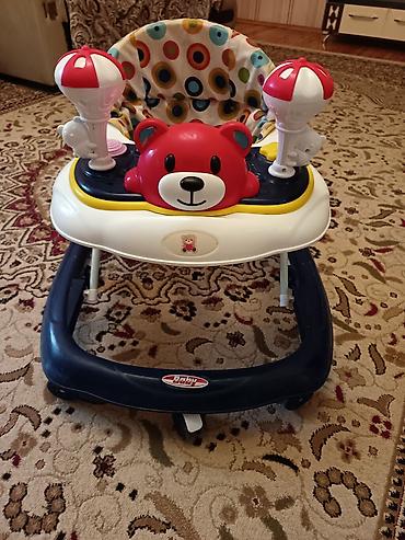 Yerimək üçün arabalar, çəliklər, əsalar, rollatorlar: Uşaq gəzdirəci (Baby baby brendi) - Rənglər: ağ/nəvı göy korpus — 1