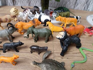 Игрушки: Игрушки животные зоопарк. все в отличном состоянии. цена за одну — 7