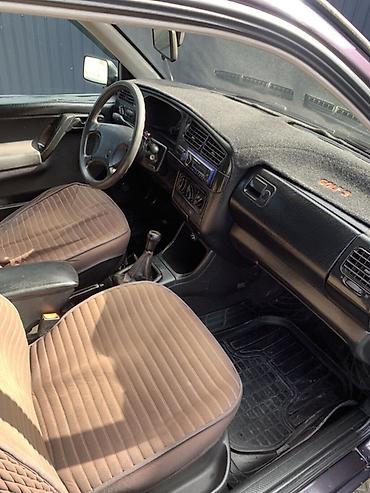 Volkswagen: Volkswagen Golf: 1993 г., 1.8 л, Механика, Бензин, Хэтчбэк — 8