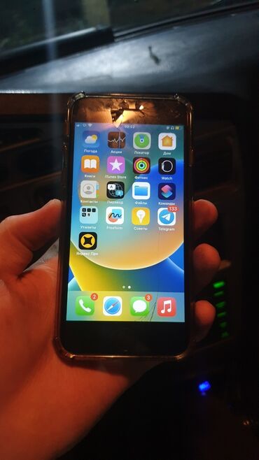 телефоны купить бу: IPhone 8, Б/у, 256 ГБ, Jet Black, Наушники, Зарядное устройство, Чехол, 82 %