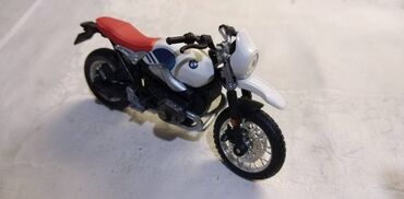 Ostali predmeti za umetnost i kolekcionarstvo: Motori 1:18,ocuvani cena za kom — 3
