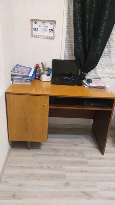 yazi stolu islenmis: Письменный стол, Б/у, Нераскладной, Прямоугольный стол