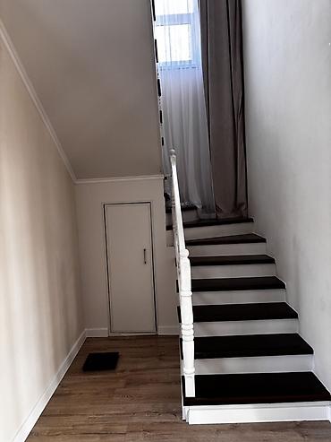 Продажа коттеджей и домов: Двухэтажный современный дом с террасой и огороженной территорией — 10