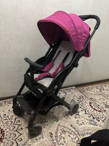 прогулочные коляски от 6 месяцев: Коляска, цвет - Фиолетовый, Б/у