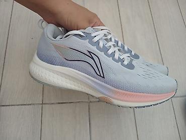 женские спортивки: Лёгкие беговые кроссовки Li-Ning (женская модель).Размер 35,5 — 1
