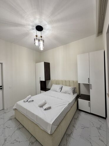 Günlük kirayə evlər: 220 kv. m, 8 otaq, Kombi, Qaz, İşıq — 10