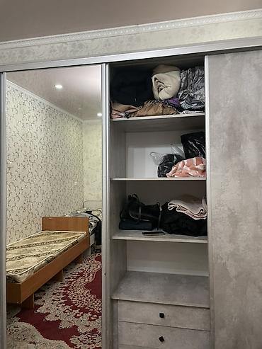 аренда восток 5: Сдается комната в квартире. - Планировка: две односпальные кровати — 2