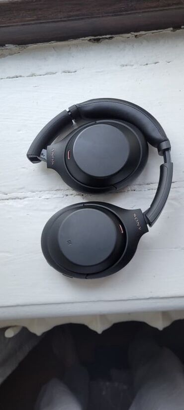 активный наушник: Беспроводные полноразмерные наушники Sony WH-1000XM3 (черные) -