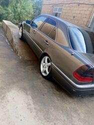 Mercedes-Benz: Mercedes-Benz 220: 2.2 l | 1993 il Sedan — 6