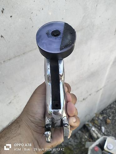 radiator yuyan: Salam Şəkildə göründüyü kimi qırıq yerləri var,orginaldır ağırlığından — 5