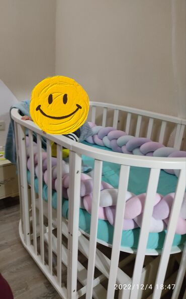 Beşiklər: Oğlan və qız üçün, Yumru, Beşik, Dəst ilə, Matras ilə, Yellənmə mexanizmsiz