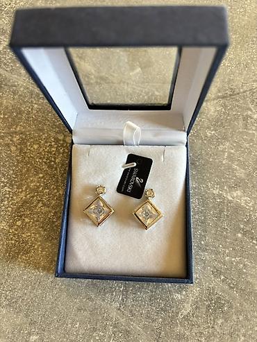 swarovski mindjuse prodaja: Swarovski ORIGINAL minđuše sa kristalima NOVO - Brend: Swarovski - — 5