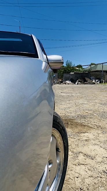 yan guzgulər s: Mercedes-Benz E-Class: 2.8 l | 1997 il Sedan — 2