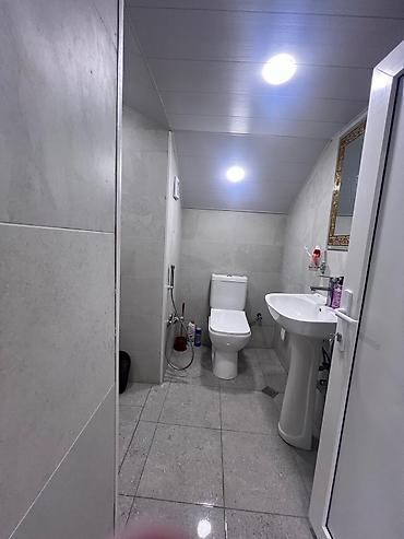 salyan ev: Koroqlu metrosuna çatmamış 5 nömrəli asan xidmətlə üzbəüz. təmirlidir — 6