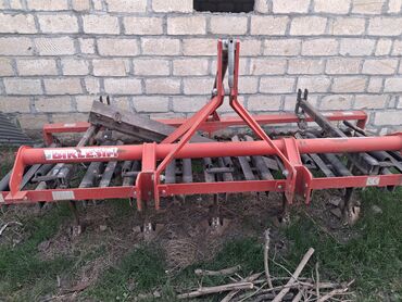 Traktorlar: Kənd təsərrüfatı üçün traktor və aqreqat komplekti - Traktor kabinli — 1