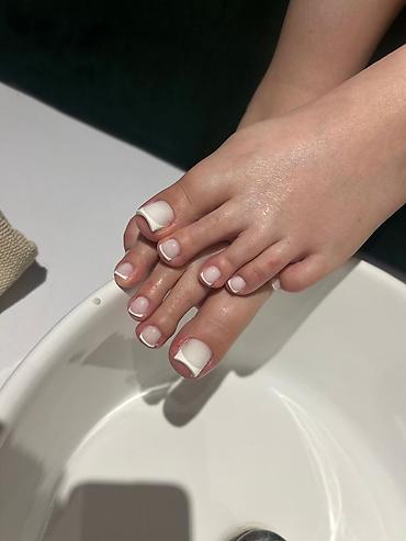 ucuz breket: Naida Nails – “Gözəllik əllərinizdə” Xidmətlər: - Klassik və aparat — 10