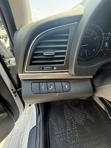 ate: Hyundai Elantra: 2018 г., 1.6 л, Седан — 10