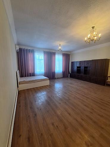 Долгосрочная аренда домов: 300 м², 6 комнат и более — 11